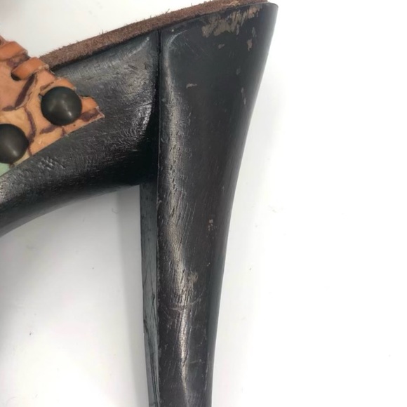 ISABELLA FIORE Size 10 Aztec Slip On Heels EUC - Picture 7 of 9